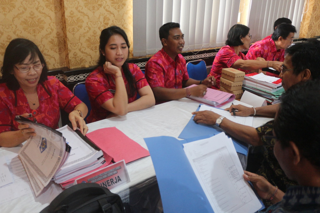 Perjalanan Evaluasi Perkembangan Desa Tahun 2023 di Desa Dalung